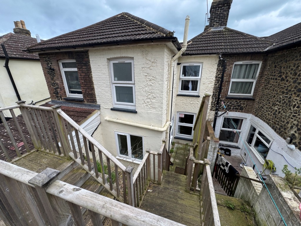 Lot: 137 - THREE-BEDROOM MID-TERRACE HOUSE INVESTMENT - Rear of property